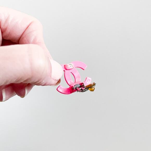 CHANEL Neon Pink Logo CC Earrings Clip Vintage 2005 Y2K - Picture 5 of 15